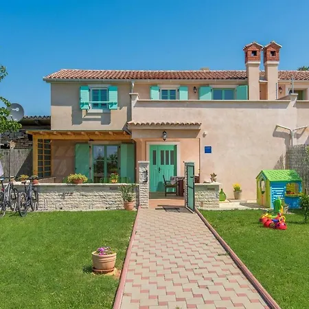 Dom wakacyjny Peaceful House Ulika - Ideal For Family & Relax