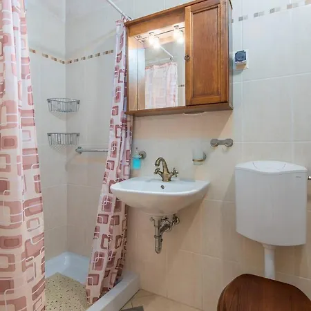 Dom wakacyjny Peaceful House Ulika - Ideal For Family & Relax Šišan